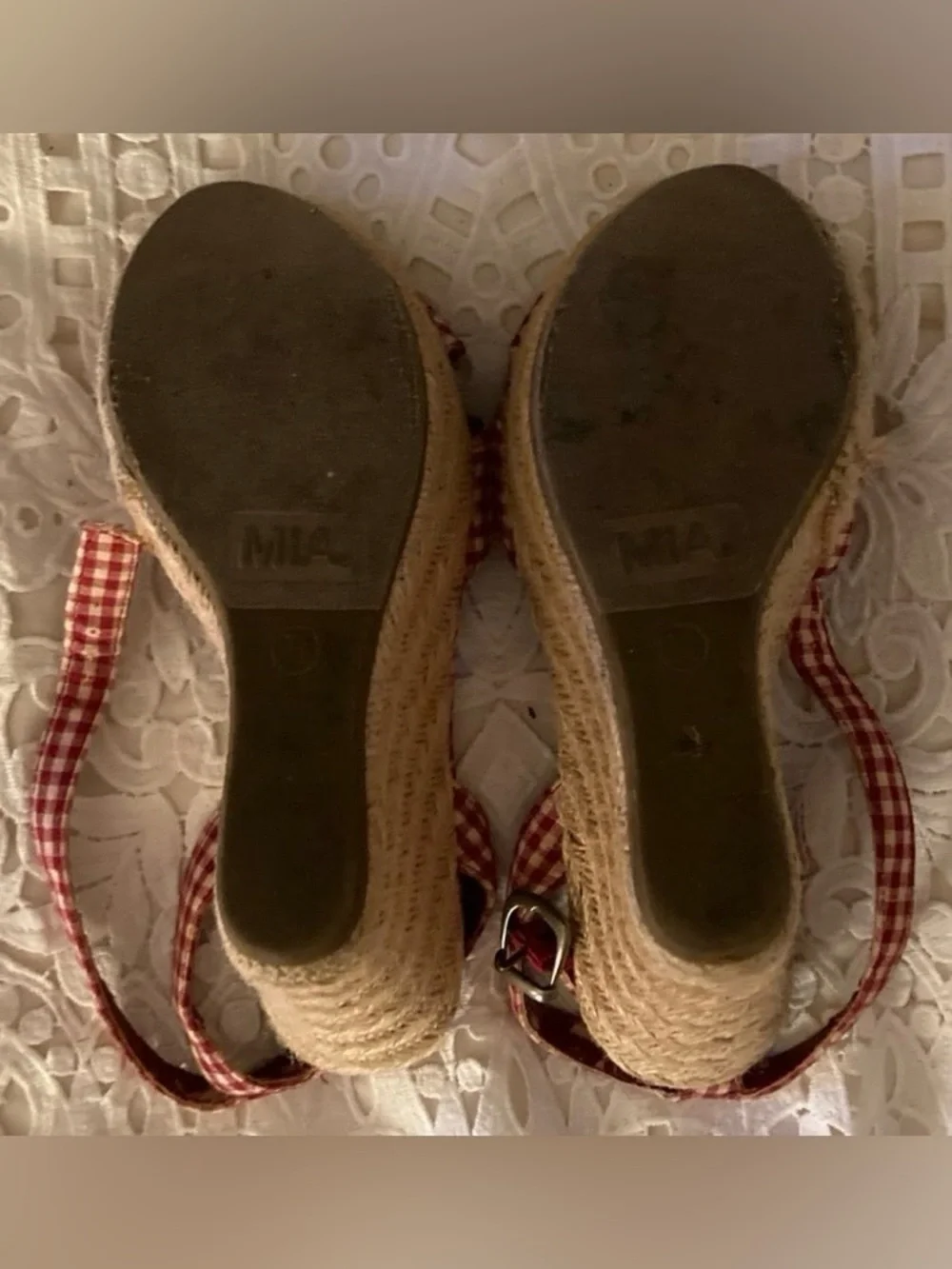 MIA Aleena red-and-white gingham espadrille wedge sandals. Size 7and1/2